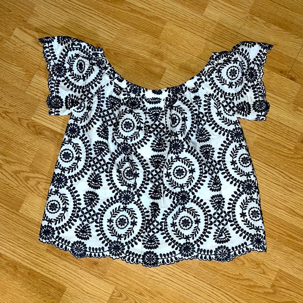 Embroidery blouse
